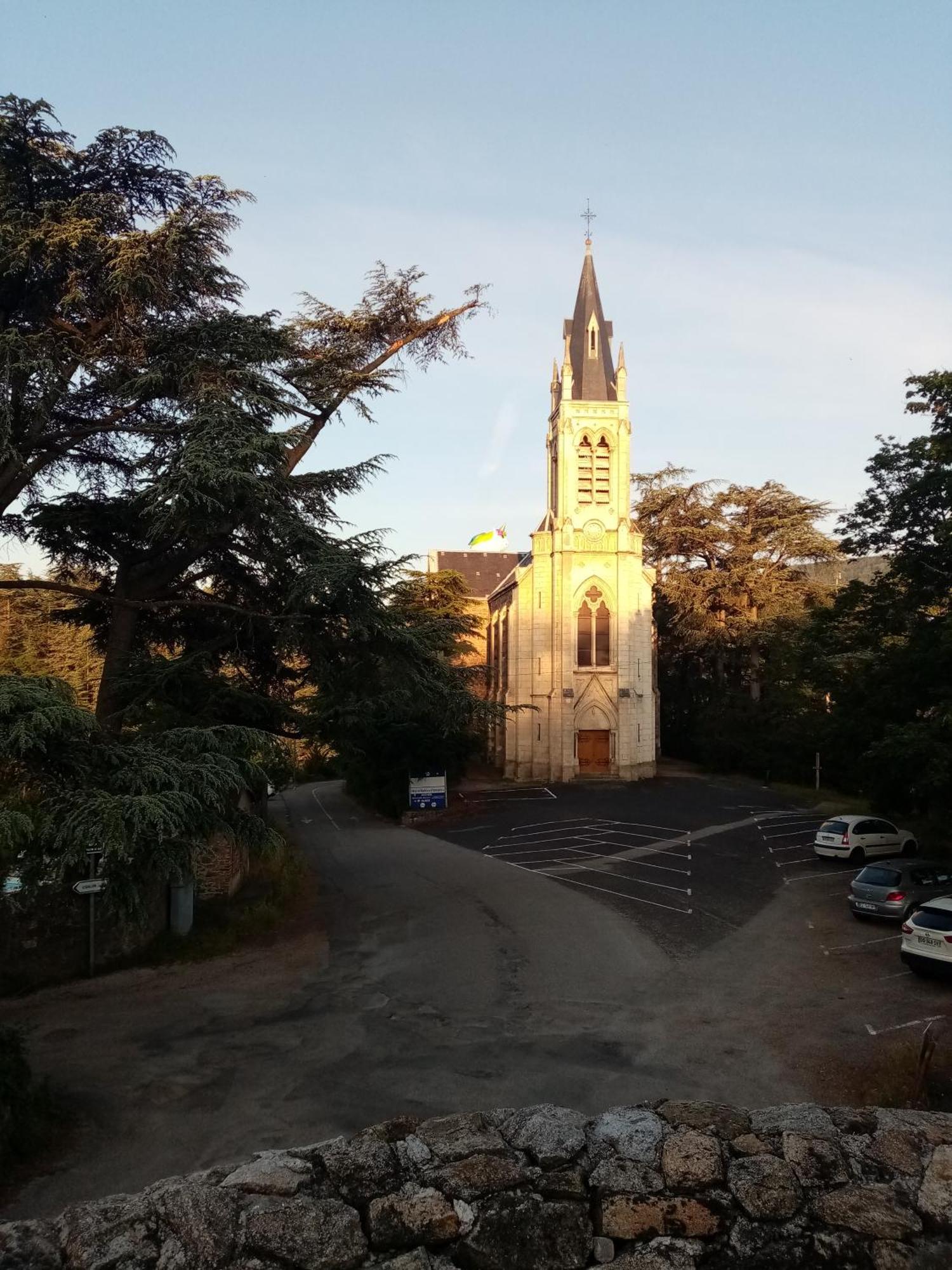 Charmant Gite Avec Parking Gratuit Sur Place. Villa Davézieux Exterior foto